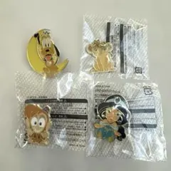 ディズニー ピンバッジ　チャーム　4点セット