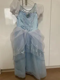 シンデレラ　ディズニーストア 水色 スパンコール付きドレス 120cmのサムネイル