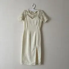 クリーム色 レーススリーブ パーティードレス レースのボレロ付き