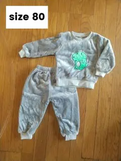 ベビーパジャマ 恐竜プリント グレー 80サイズ