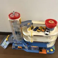 廃盤 トミカ 立体駐車場 トミカビル 9点セット ミニカー7台ヘリコプター1台