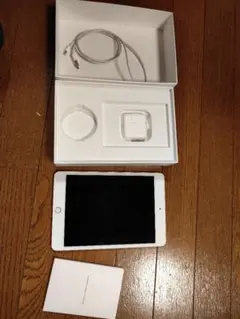 ★Apple iPad Mini Gold 256:充電ケーブル付中古wifi