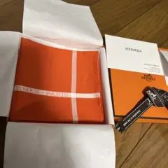 新品未使用　HERMES オレンジ ハンカチ 定価27500→13900