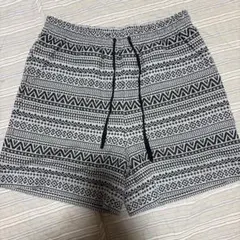 アース earth ネイティブ柄風 ショートパンツ Mのサムネイル