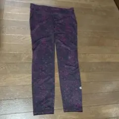 GAP  fit   Mサイズ　ブラック✖️ピンク模様　スパッツ
