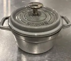 STAUB ストウブ ココット ラウンド グレー　　14cm 美品のサムネイル
