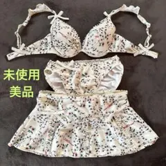 未使用美品　ジルスチュアート スカート付き　水着　3点セット　ビキニ　Mサイズのサムネイル