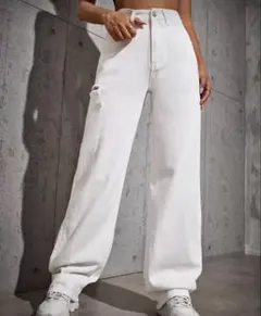 ホワイト ストレートデニム ダメージ加工