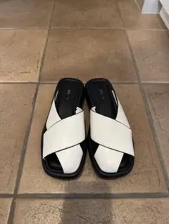 ZARAサンダルのサムネイル