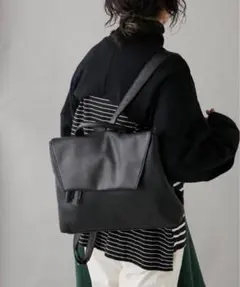 ear PAPILLONNER 樹脂チャームフラップリュック 黒