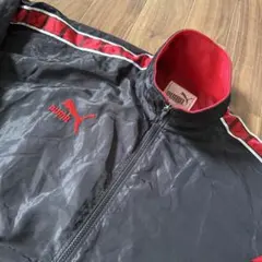PUMA ナイロンジャケット ブラック/レッド