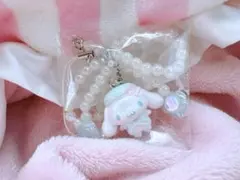 サンリオ ホワイトフリルデザイン シークレットストラップ シナモン