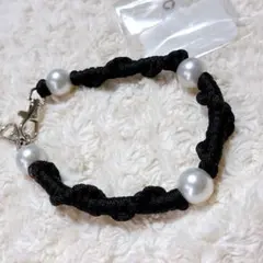 一点物❤️パラコード　ハンドストラップ　ハンドメイド　黒　ブラック　パール　可愛い