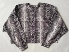 Bershka(ベルシュカ)　トップス　パイソン柄のサムネイル
