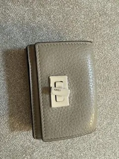 フェンディ　三つ折り財布　ピーカブー　ベージュのサムネイル