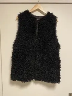 ファー素材 黒 ノースリーブベスト