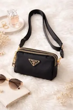 PRADA ノベルティ ショルダーバッグ 黒 ミニ 軽量