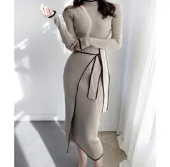 リブ編みベージュニットワンピース