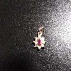 フラワーモチーフ ルビー ダイヤ 風 ペンダントトップ