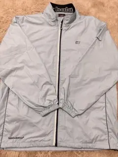 newbalanceウィンドブレーカー