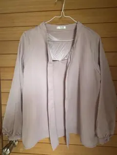 長袖ボウタイブラウス