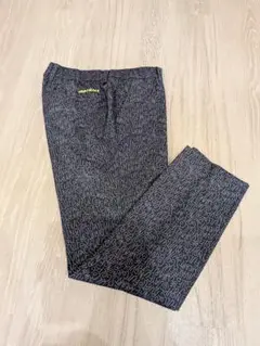 ビバハートゴルフパンツ 黒と白の文字デザイン