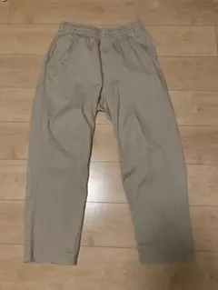 ユニクロ　コットンリラックスアンクルパンツ　ベージュ　M