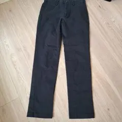 UNIQLO　ユニクロ　ユニクロスリムフィットチノ　濃紺のサムネイル