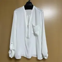 ZARA Ｖネックブラウスのサムネイル