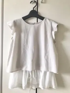 新品未使用　フリル　ノースリーブトップス　ベージュ　レースシフォン　ホワイト