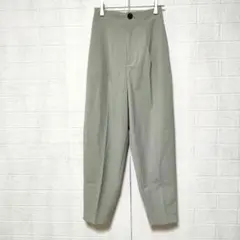 GU ジーユー (S)　タックコクーンシルエットパンツ　ポケットあり