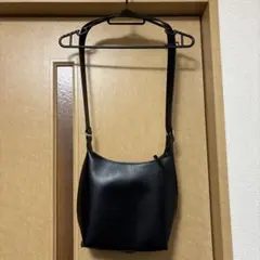 UNIQLO ユニクロ レザータッチスクエアショルダーバッグ ブラック