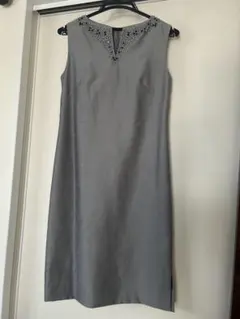 グレー ビーズ装飾 スリーブレス ドレス