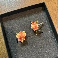 バラデザイン イヤリング　 ピンク系