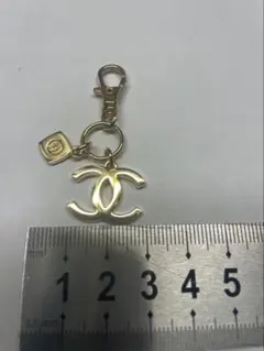 CHANEL ゴールド ダブルCロゴ キーホルダー