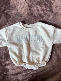 NEW YORKロンパース 3M クリーム色