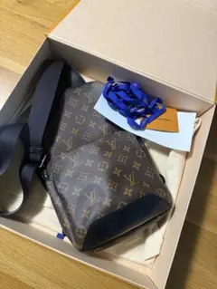 Louis Vuitton スリングバッグ