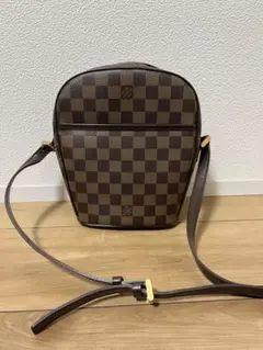 Item thumbnail for item 2809bf01-a0a8-434f-bf77-a9f4d1a2cc15