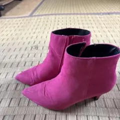 ピンク ショートブーツのサムネイル