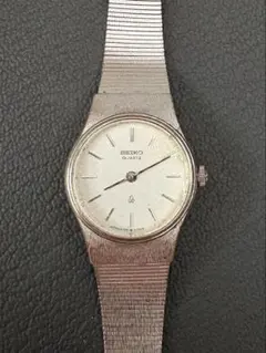 SEIKO 諏訪精工舎 1977年製 ヴィンテージ シルバー レディース腕時計のサムネイル
