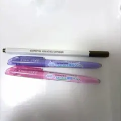 フリクションライト　蛍光ペン2本、ゴールドのペン1本