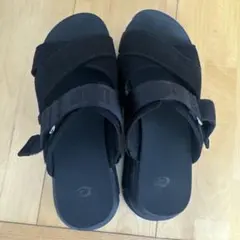 UGG 厚底サンダル ブラックのサムネイル