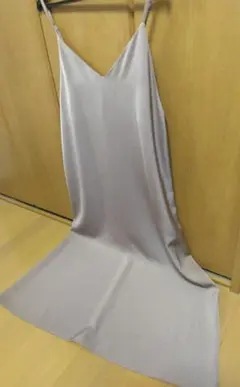 24時間以内匿名配送　GU　キャミワンピース　S　ベージュ　光沢感　高見え