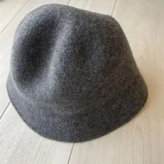 グレーウールフェルトハット【美品】GU ウールハット グレー バケハ ニット