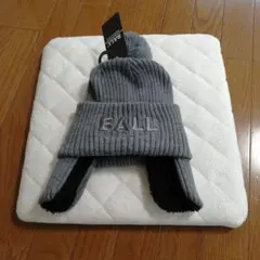 新品☆ポンポン付きニット帽☆グレー