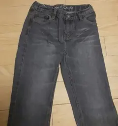 イオン　トップバリュー　黒ジーンズ　長ズボン　140