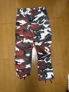 し*ギ様 迷彩カーゴパンツ 赤 黒