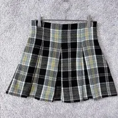 5479. リゼクシー ミニスカート 黒 F チェック柄 プリーツ 秋冬のサムネイル