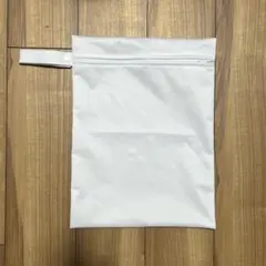 防水ポーチ　オムツポーチ　A4サイズ　ホワイト
