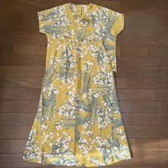 インゲボルグ　セットアップ　マスタードイエロー　スノーフレーク柄